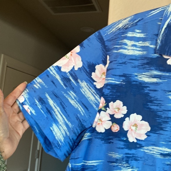 J.Crew Hawaiian short sleeve button down vacation summer party - Picture 3 of 7